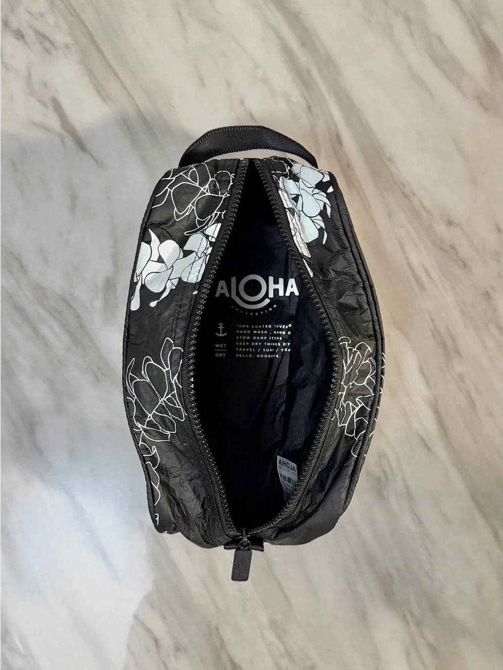 ALOHA Collection Puakenikeni Dopp Bag